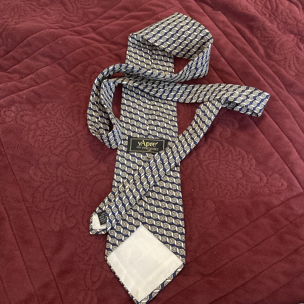 yApre' for Tom James Tie Mens Navy Beige Silk Geometric‎ Diamond Print Made USA